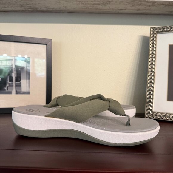 Clarks Cloudsteppers Knotted Strap Olive Green Flip-Flops Sz 11 NWOB - Picture 6 of 9